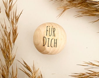 Holzperlen mit Gravur | FÜR DICH | Engraved Wood pearls | Makramee Perlen | Gravierte Holzperlen