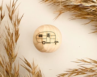 Holzperlen mit Gravur / WOHNWAGEN / Perlas de madera grabadas / Makramee Perlen