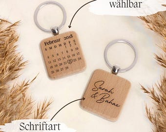 Personalisierter Kalender Schlüsselanhänger aus Holz | Gravur mit Wunschdatum & Namen | Geschenk zur Hochzeit, Geburt, Jahrestage