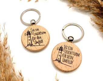 Gegraveerde beukenhouten sleutelhanger | Vuurtorenontwerp, gepersonaliseerd cadeau