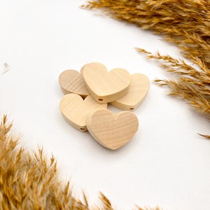 Herz Holzperlen | 25mm Buche oder 30mm Ahorn | naturbelassen | für Schnullerketten, DIY & Makramee image 3