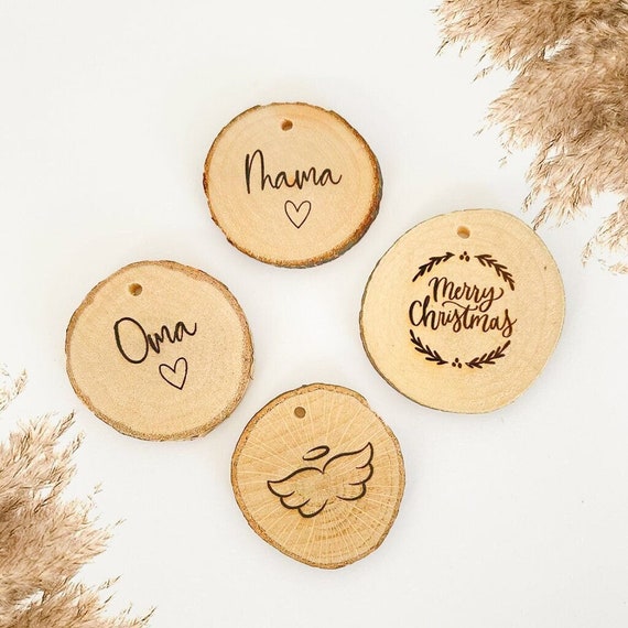 Personalisierte Holzscheibe 3–5cm | Gravur beidseitig möglich | Weihnachtsanhänger oder Deko | Mit oder ohne Bohrloch
