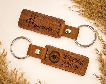 Llavero Personalizado de Madera y Cuero | Coordenadas y Texto Grabados | Regalo con Brújula | Idea Handmade