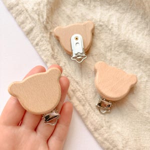 Schnullerclip Holz Bär | naturbelassen | Clip für Schnullerkette, Kinderwagenanhänger, DIY Babyzubehör
