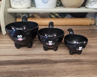 Vintage, Cute Cat Measuring Cups,  Vintage Bakeware Kitchenalia
