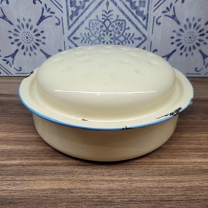 Enamel Tin Roaster - Enamel Quality Old Cream and Blue Colour Vintage Retro Kitchen, Vintage Kitchenalia,  Vintage Enamel Wear