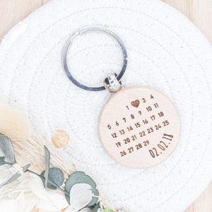 COUPLE key ring in engraved wood to personalize - Couple gift, Valentine's Day gift, wedding gift, lovers' day