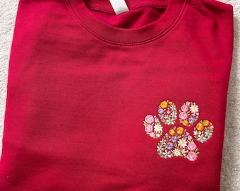 Floral Dog Paw Embroidered Sweatshirt, Botanical Paw Print Hoodie, Dog Lover Jumper, Pet Mum Gift, Nature Inspired Clothing