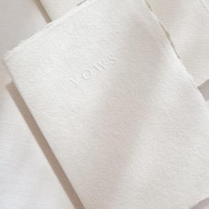 Libretti dei voti, set da 2 | Libri dei voti | Carta fatta a mano bianco sporco con pressatura cieca