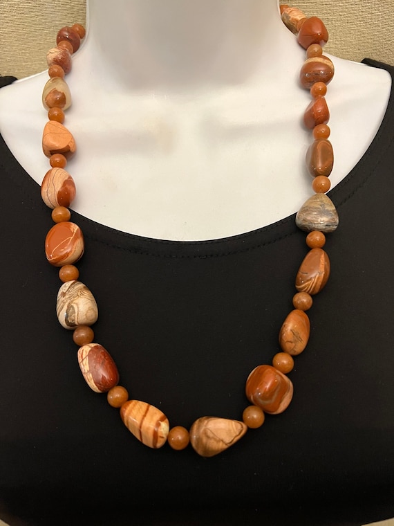Vintage Agate and Carnelian necklace - image 1
