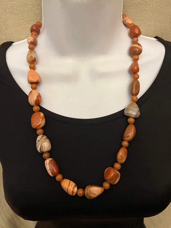 Vintage Agate and Carnelian necklace - image 3