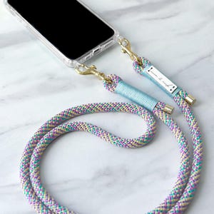 Chaîne de téléphone portable colorée « Happy » avec mousqueton doré, avec étui pour iPhone, Samsung, Huawei, Google, Xiaomi