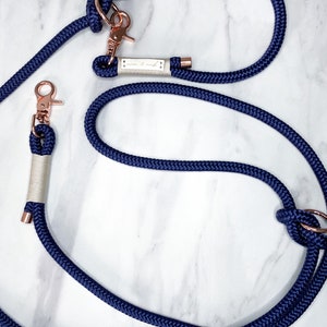 Dark blue dog leash “Midnight” with off-white wrapping and rose gold carabiner - various sizes - moon&neck