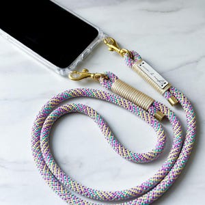 Chaîne de téléphone portable colorée avec mousquetons dorés et emballage beige avec étui de téléphone portable pour iPhone, Samsung, Huawei, Xiaomi, Google