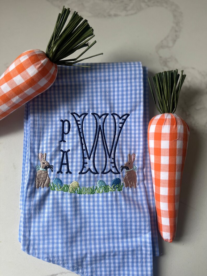 Monogrammerad påskkorgsrosett, personlig påskkorgsskärp, broderad kaninkorgsrosett, monogrammerad seersucker-påskrosett bild 5