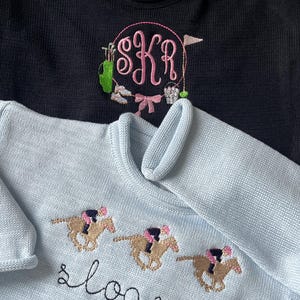 ロールネック モノグラム ニット セーター | 子供用パーソナライズ セーター | ベビーギフト | 新学期 | 長袖刺繍プルオーバー