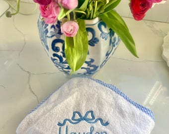 Toalha de banho com capuz monogramada | Presente personalizado para menina | Presente para recém-nascido | Presente para chá de bebê | Presente personalizado para menino | Toalha de banho para bebê