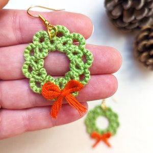 Tatting lace Christmas wreath kitsch festive earrings