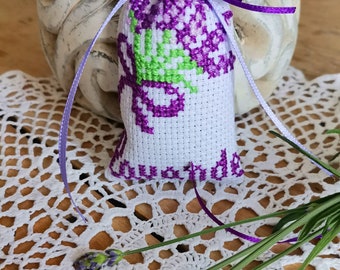 Lavendelsäckchen * Lavender-Bag * mit echtem Lavendel befüllt * bestickt * zum Hinstellen * Dekoration *