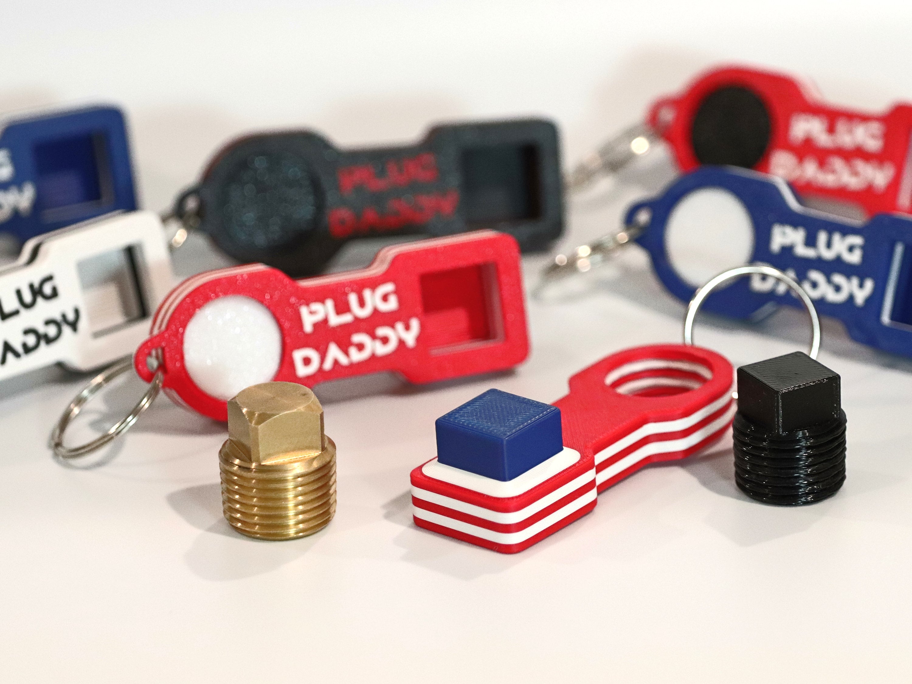PlugKeyper Boat Drain Plug Reminder - Keychain Device For Garboard Plugs