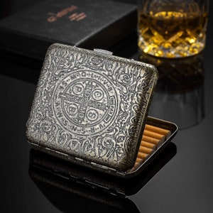 Vintage Metal Cigarette Case Box Portable 20 Cigarettes Case Holder Retro  Smoke Tool Pocket Smoking Accessories Men Gifts - Cigarette Accessories -  AliExpress