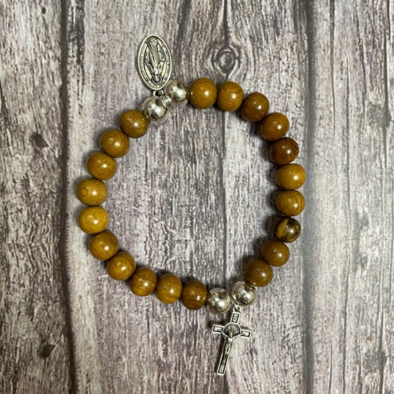 Natural wood Catholic Bracelet with crucifix and Mary Christian Bracelet, Catholic Gift, Holy Bracelet, Praying Bracelet, Wood Bracelet