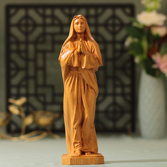 St Veronica Wooden Catholic Statue | Hand Carved Christian Art | Holy Woman of the Veil | Lent Decor | Religious Gift for Home