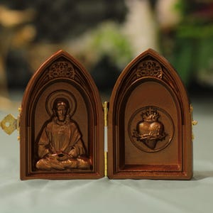 Jesus in Meditation and Sacred Heart Wooden Diptych | Catholic Home Decor | Christian Gift for Prayer Corner or Altar | Religious Wood Art
