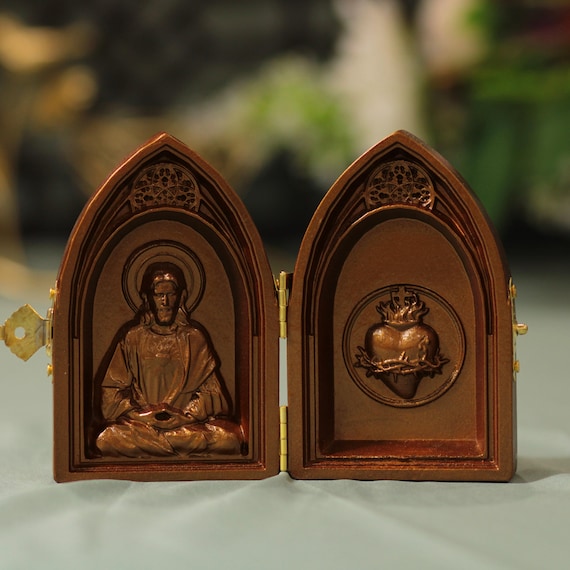Jesus in Meditation and Sacred Heart Wooden Diptych | Catholic Home Decor | Christian Gift for Prayer Corner or Altar | Religious Wood Art