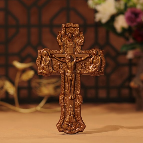 Hand-Carved Wooden Crucifix Statue: Antique-Style Catholic Wall Cross