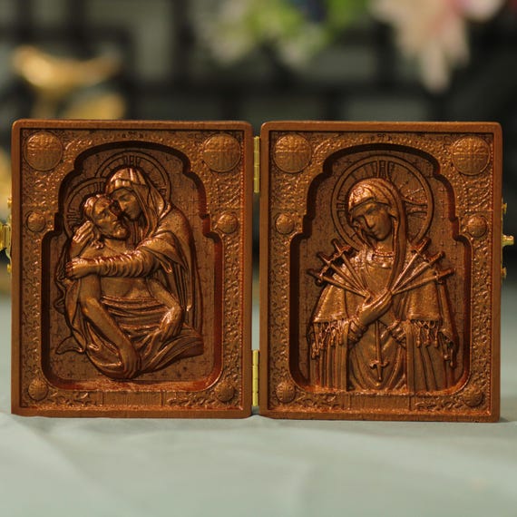 Catholic Diptych Antique Style wooden Christian Icon Our Lady of Sorrows La Pieta Jesus Catholic Art Handmade Home Decor Spiritual Stuff