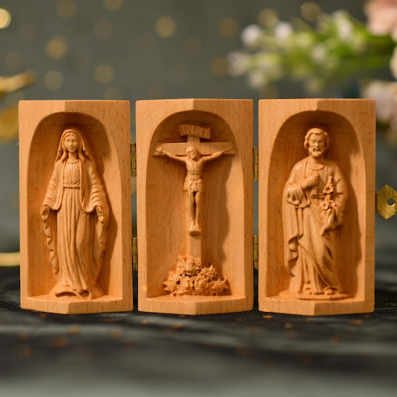 Wooden Prayer Altar Catholic Triptych Portable Altar Catholic Statue Home Decor Mini Catholic Altar Triptych Prayer Supplies