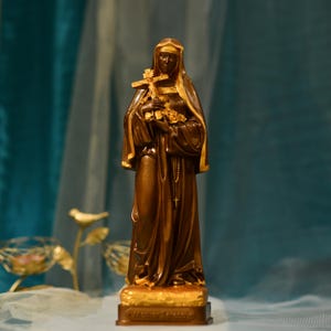 Saint Teresa of the Child Jesus Vintage Style Saint Thérèse of Lisieux Catholic Statue The Little Flower Catholic Icons Christmas Gift