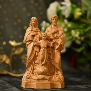 Heliga familjen trästaty handskuren, Jesus Maria och Josef katolsk figurin, katolsk hemaltare, bröllop, inflyttningspresent