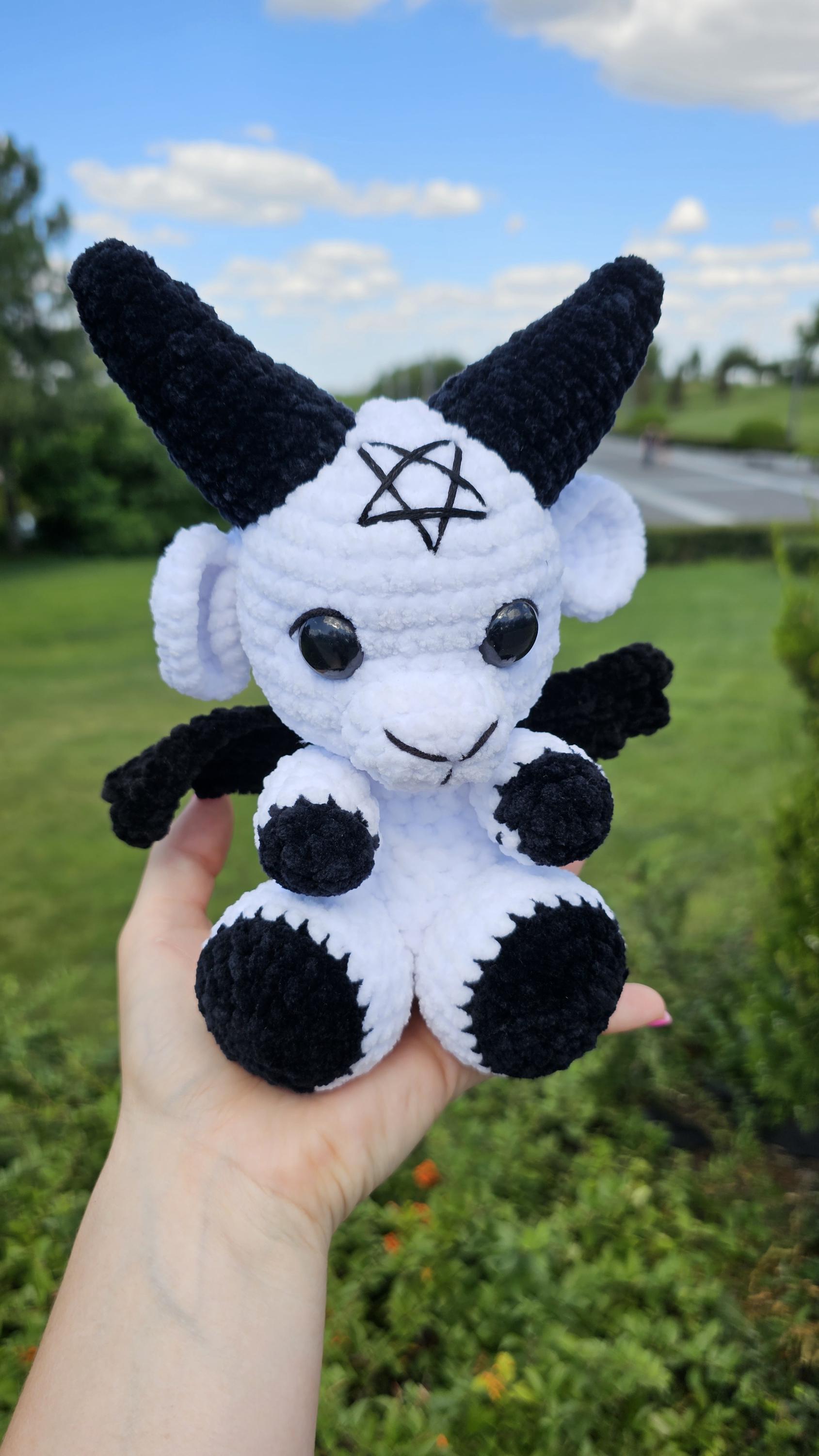 21 Baphomet Crochet Patterns for Cute, Creepy Amigurumi Fans 3 Baphomet plush Amigurumi Baphomet