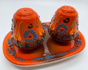 ceramic salt and pepper shakers set, authentic handmade and hand painted, home décor, gift for grandma and grandpa