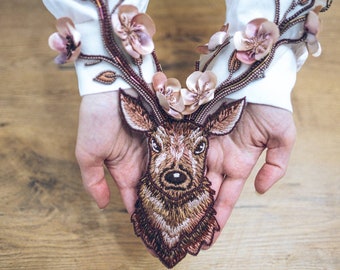 Einzigartige Weihnachts-Hirsch handgemachte Applikation mit Perlen- und Garnstickerei