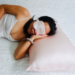 Satin Silk Set Of Sleep Mask and Pillowcase/Blush Pink Eye Cover And Pillowcase