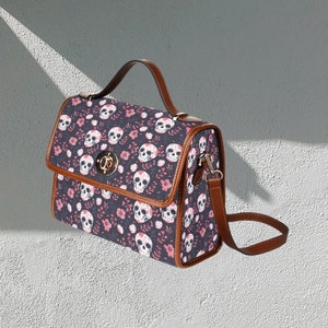 Cartable en toile imperméable - Têtes de mort et fleurs, noyau gothique, sac à main rose tête de mort