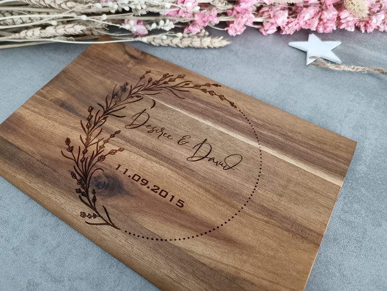 Brettchen mit Namen und Hochzeitsdatum / Frühstücksbrettchen / Hochzeit/ Hochzeitsgeschenk / Frühstücksbrettchen personalisiert /Holz zdjęcie 4