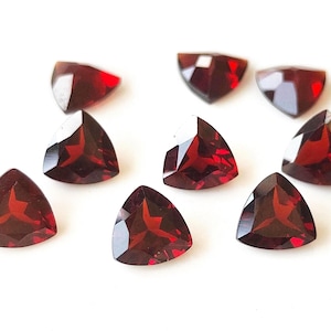 5 mm Red Garnet Trillion Cut, Natural Garnet 5x5mm Trillion Cut Faceted Genuine -Loose Garnet AAA Quality Gemstone Cut &quot;Lot Of 1-50 Pcs&quot;
