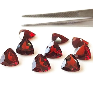 6 mm Red Garnet Trillion Cut, Natural Garnet 6x6mm Trillion Cut Faceted Genuine -Loose Garnet AAA Quality Gemstone Cut &quot;Lot Of 1-50 Pcs&quot;