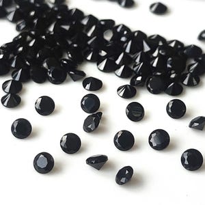 Lote al por mayor de 50-100 espinelas negras naturales de corte redondo (1 mm, 4 mm, 5 mm, 6 mm, 7 mm y 10 mm), facetadas y sueltas, calidad AAA.
