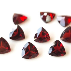 7 mm Red Garnet Trillion Cut, Natural Garnet 7x7mm Trillion Cut Faceted Genuine -Loose Garnet AAA Quality Gemstone Cut &quot;Lot Of 1-50 Pcs&quot;