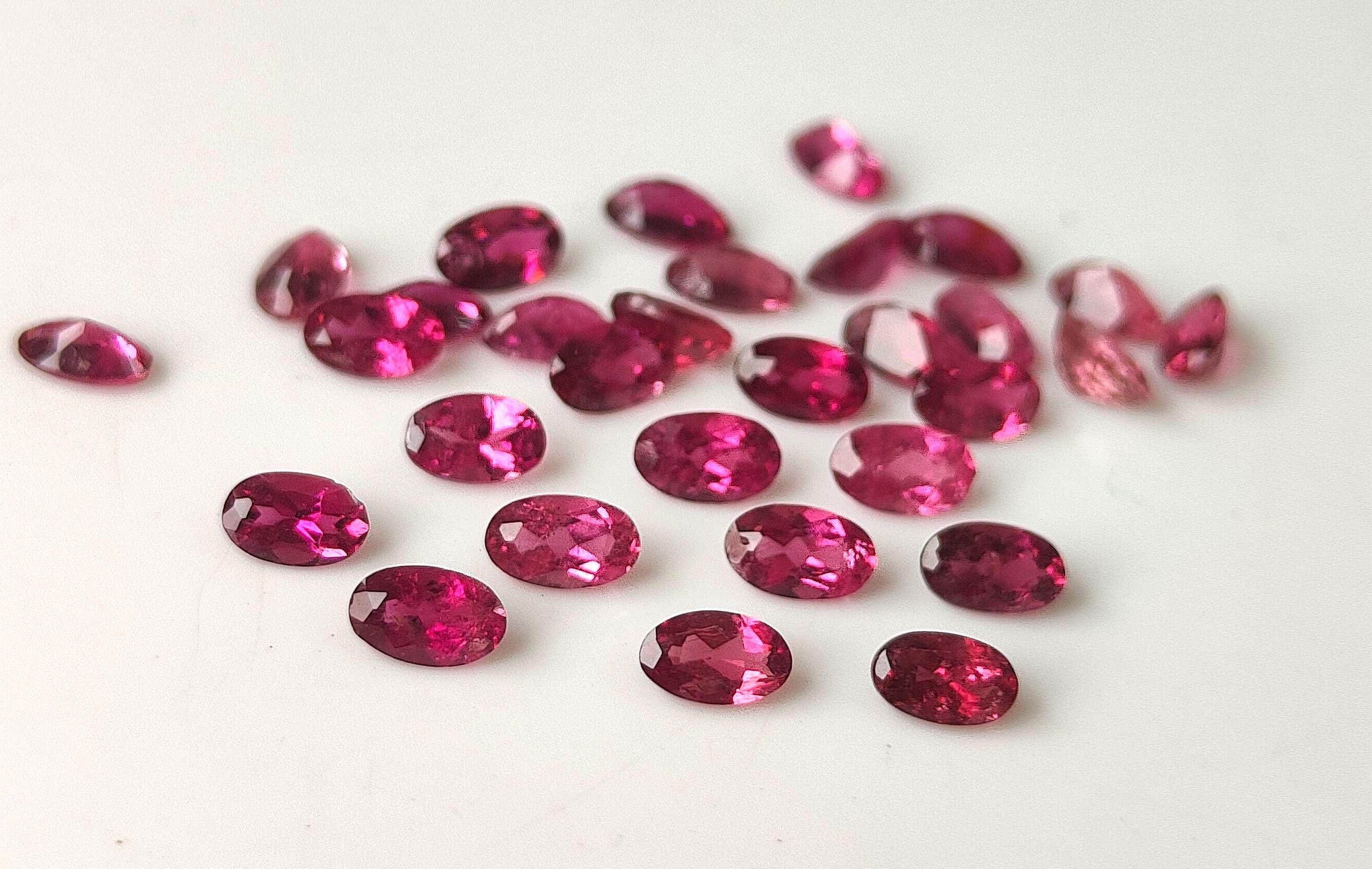 5 x 7 mm ピンクトルマリンオーバル、天然トルマリン 5 x 7 mm