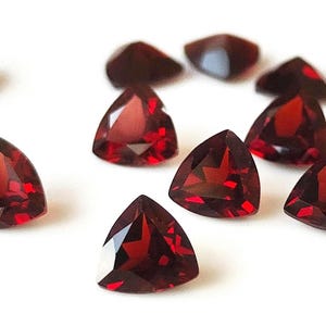 10 mm Red Garnet Trillion Cut, Natural Garnet 10x10mm Trillion Cut Faceted Genuine -Loose Garnet AAA Quality Gemstone Cut &quot;Lot Of 1-50 Pcs&quot;