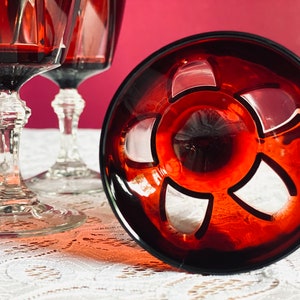 5 Vintage Ruby Red Cristal D&#39;arques Gothic Wine Glasses - Made in France - Vintage Barware - Retro Barware