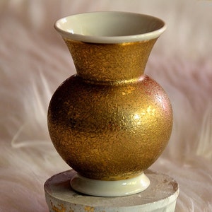 Vintage, mini vase gold-plated, hammered Royal Bavaria KM Porcelain Vase 33