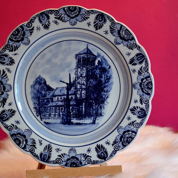 Vintage large collection plate, Dusseldorf, castles, Delft blue wall plate Holland, ceramics. 90s, country house style, gift idea, decoration trend