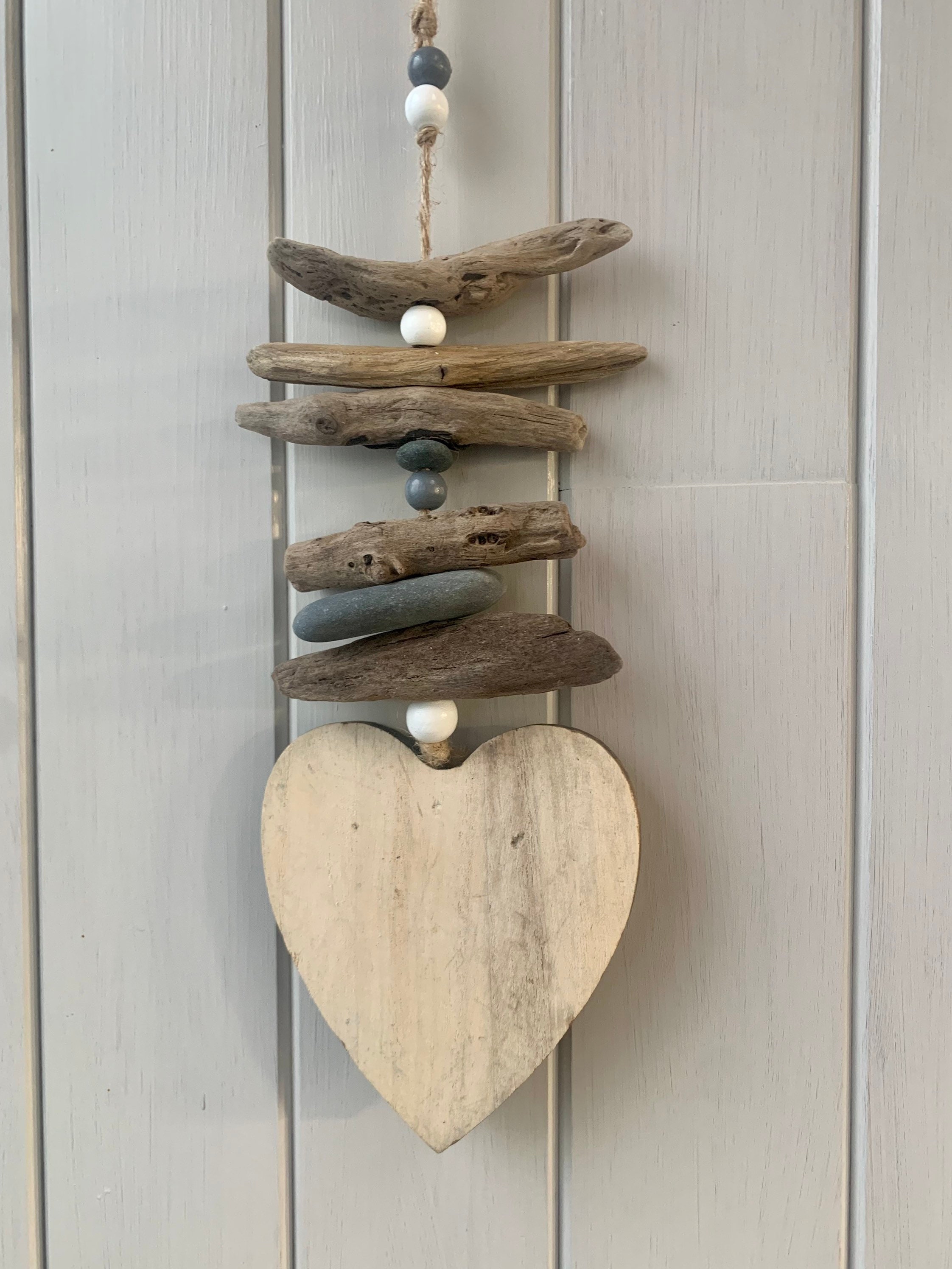 Handmade Shabby Chic Reclaimed Driftwood Wood Hanging Heart Decoration 